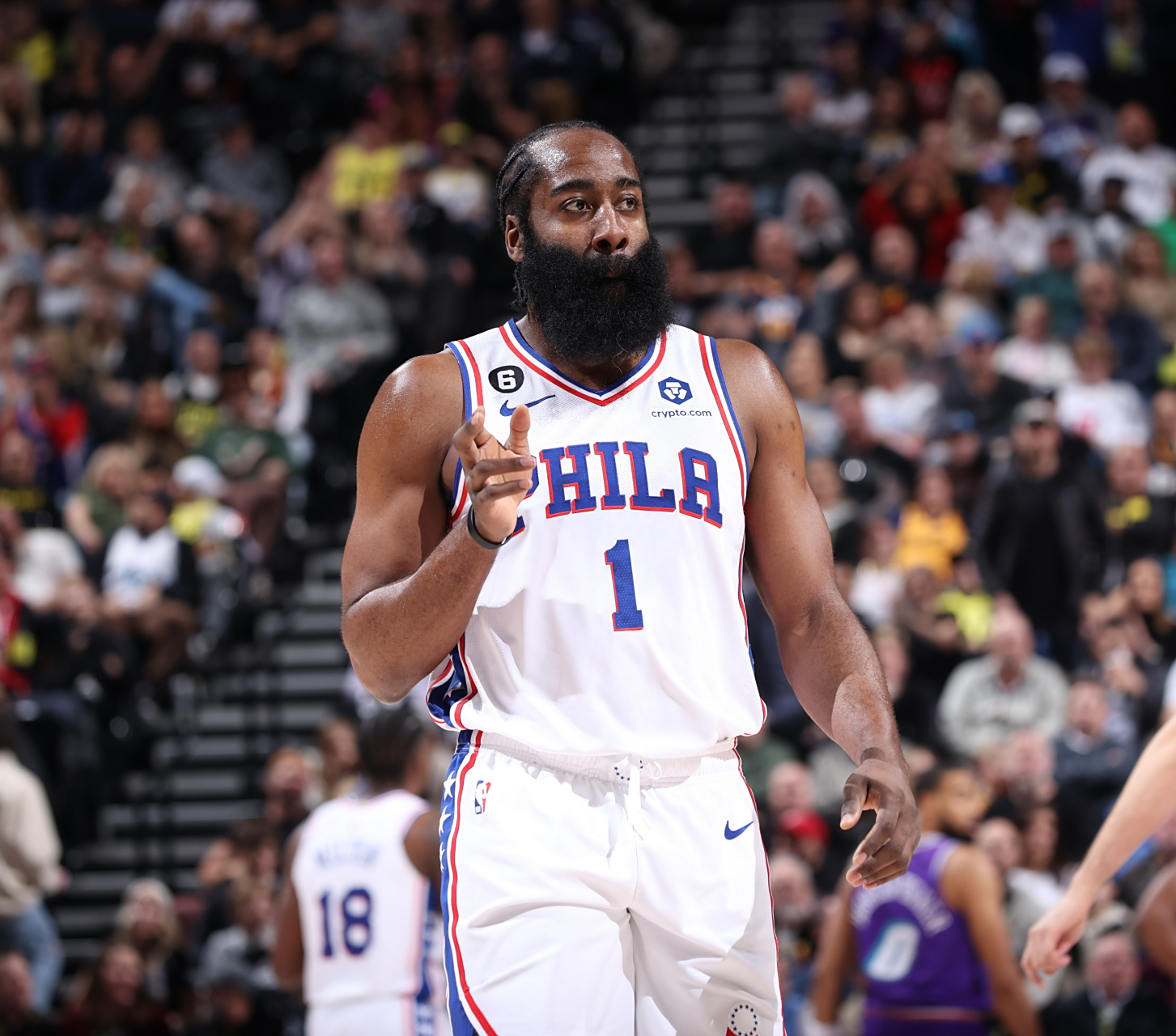 76人球星三分绝杀，全场观众热烈欢呼，首页设计.的简单介绍-爱游戏娱乐